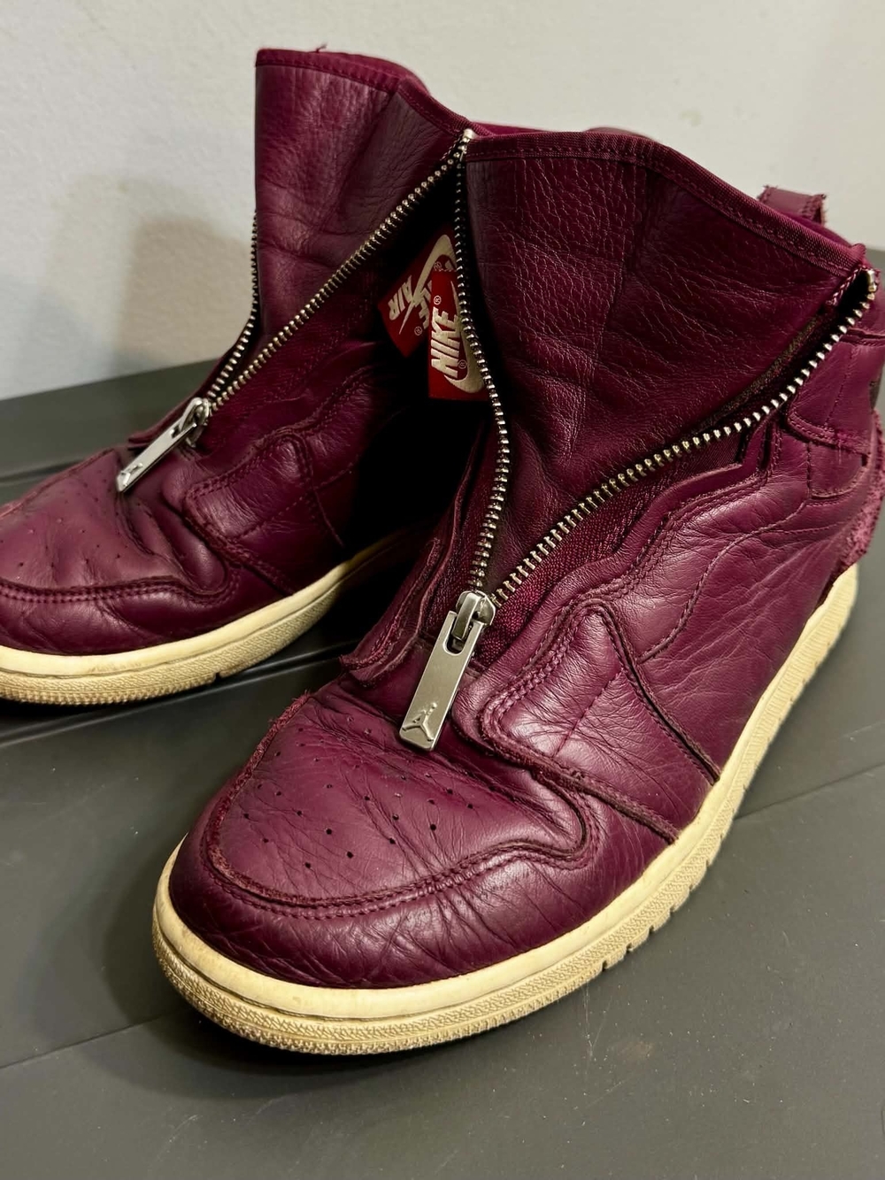 Nike Air Jordan 1 High Zip Bordeaux Women's Size 7.5 - Picture 2 of 4